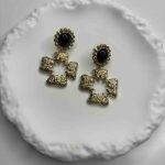 EARRINGS DUE DUE